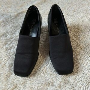 Highlights Women's 6.5 M Black Shoe wide width